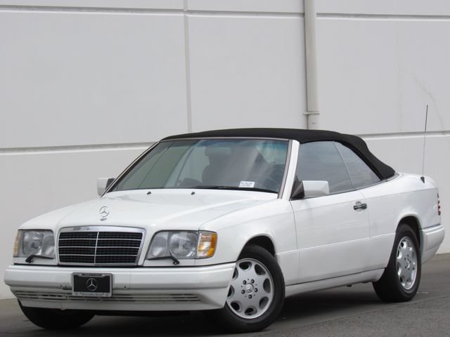 1994 Mercedes-Benz E-Class's photo