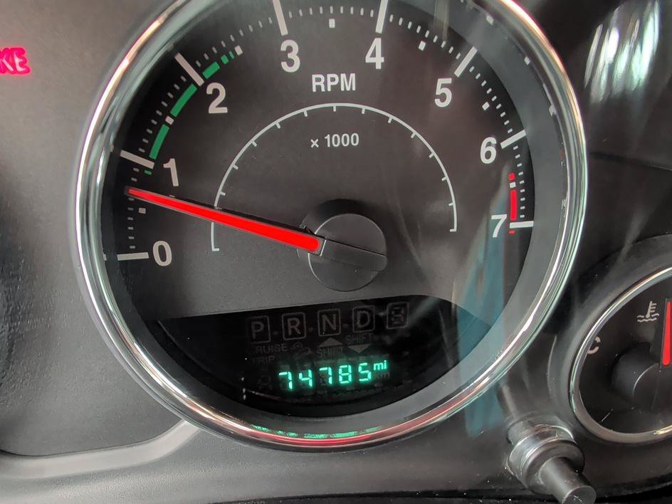 Used 2018 Rhino Clearcoat Jeep Altitude image 22