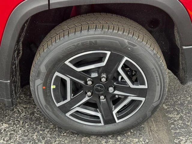 New 2026 Red Hot Pearl-Coat Exterior Paint Jeep Laredo image 11