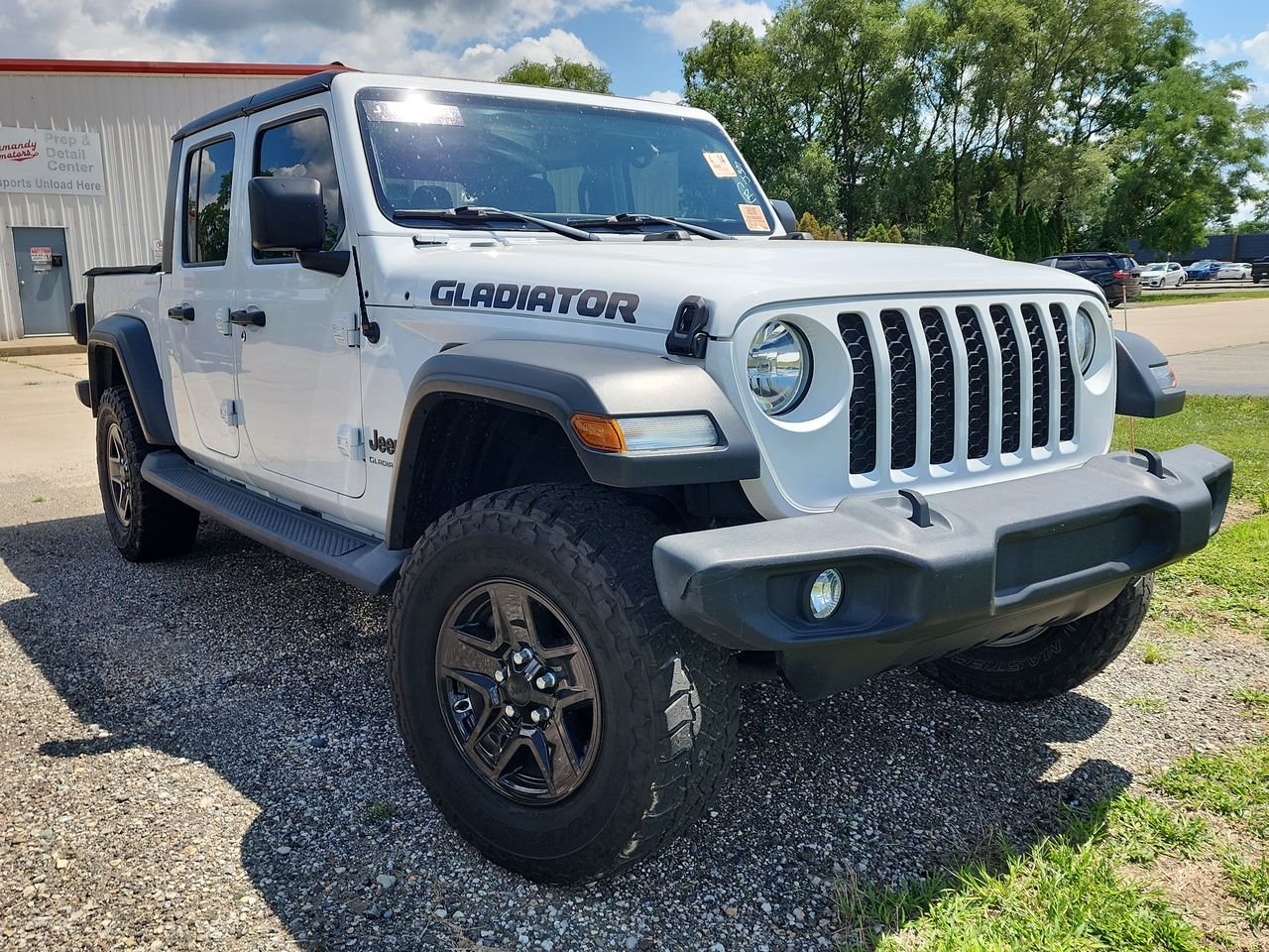 Used 2020 White Jeep Sport image 1
