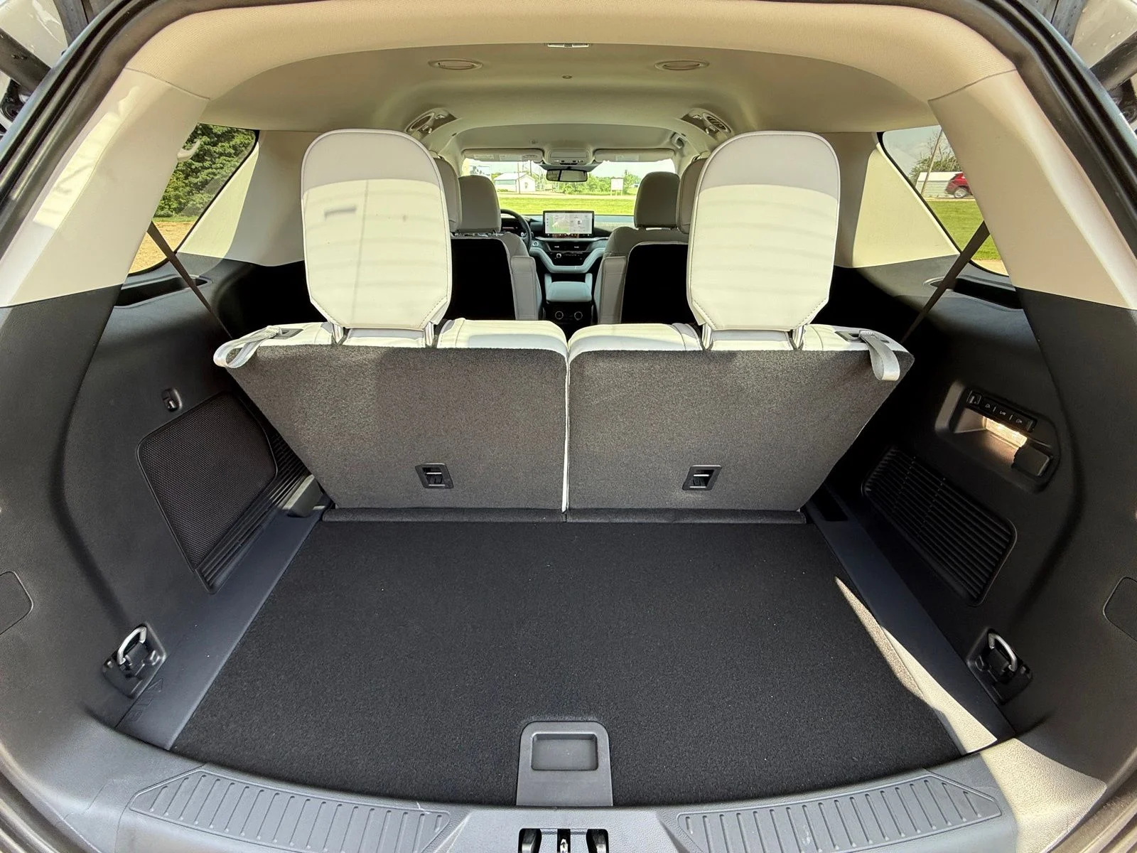 2026 Ford Explorer Platinum - Photo 12
