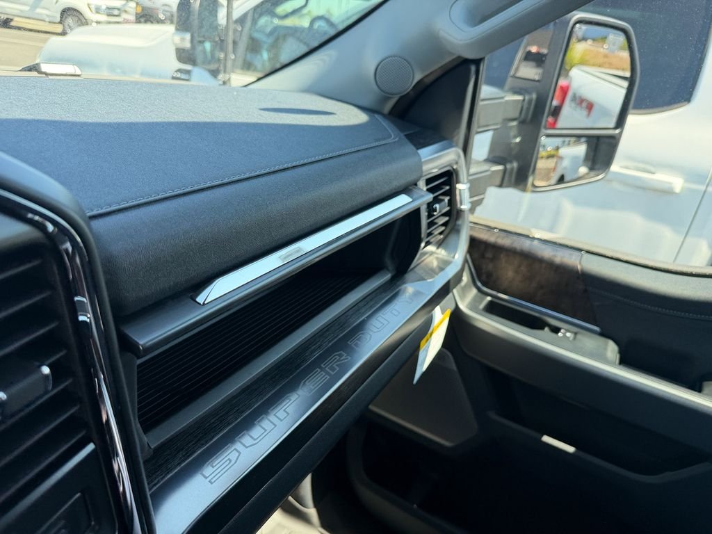 New 2026 Glacier Gray Metallic Tri-Coat Ford F-250® Lariat® image 26