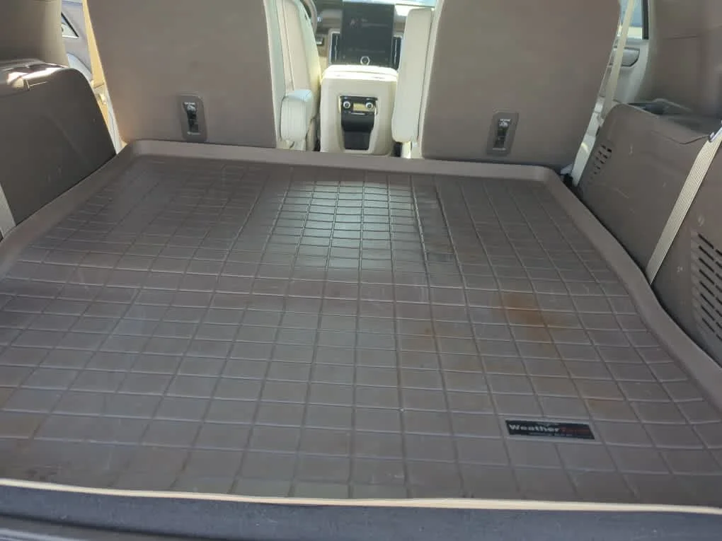 Used 2025 White Frost Tricoat GMC Denali image 20