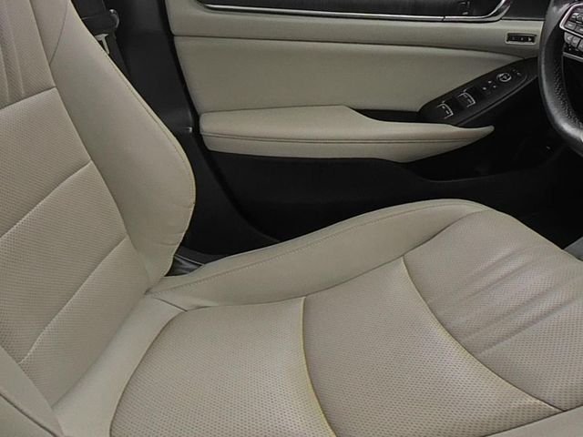 Used 2022 Red Honda Touring image 37
