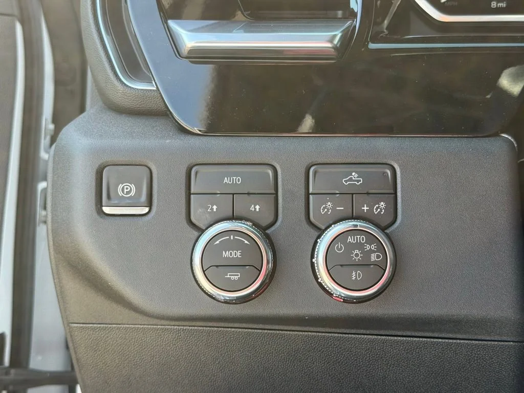 New 2026 Summit White GMC Elevation image 22