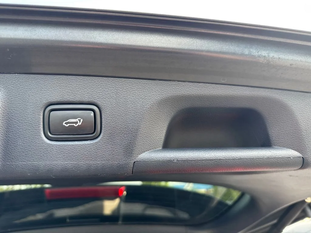 Used 2021 Graphite Hyundai SEL image 31