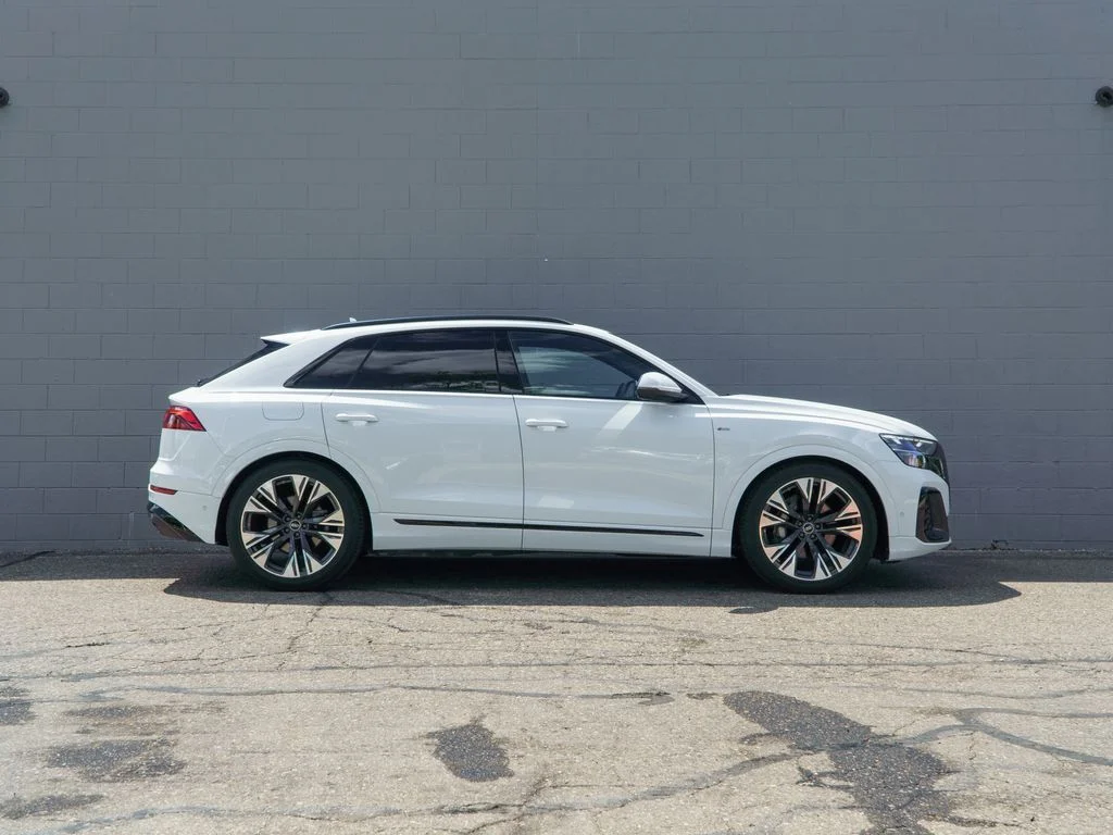 Used 2026 Glacier White Audi  image 8