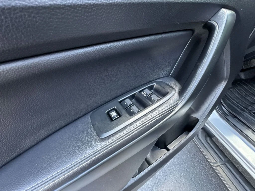 Used 2021 Silver Ford Lariat image 22