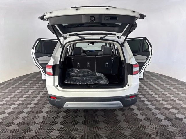Used 2023 White Honda EX-L image 18