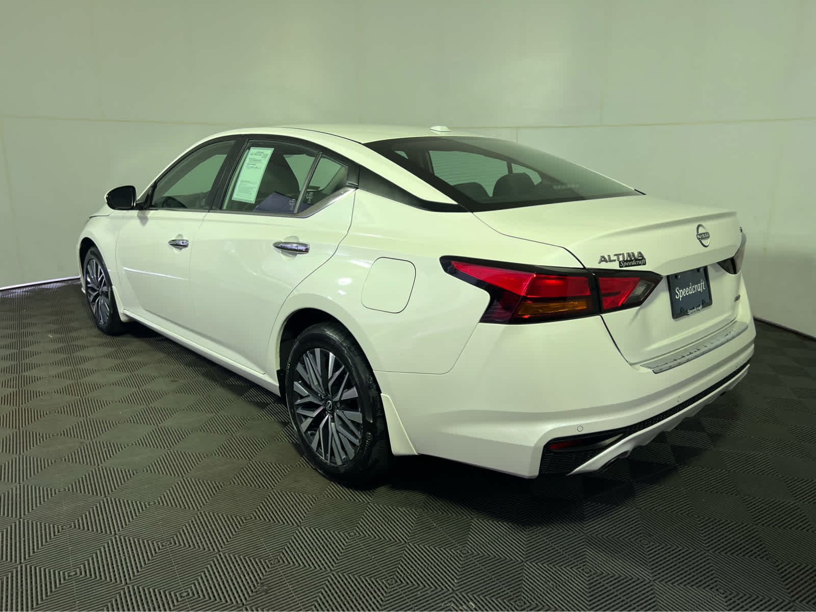 Certified Used 2023 Pearl White Tricoat Nissan 2.5 SV image 5
