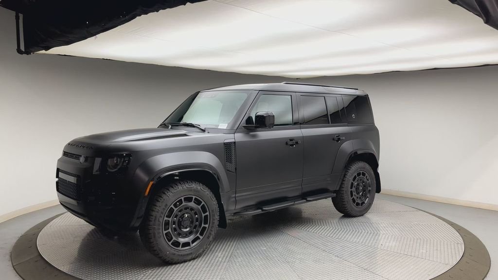 New 2026 Narvik Black Land Rover OCTA image 6