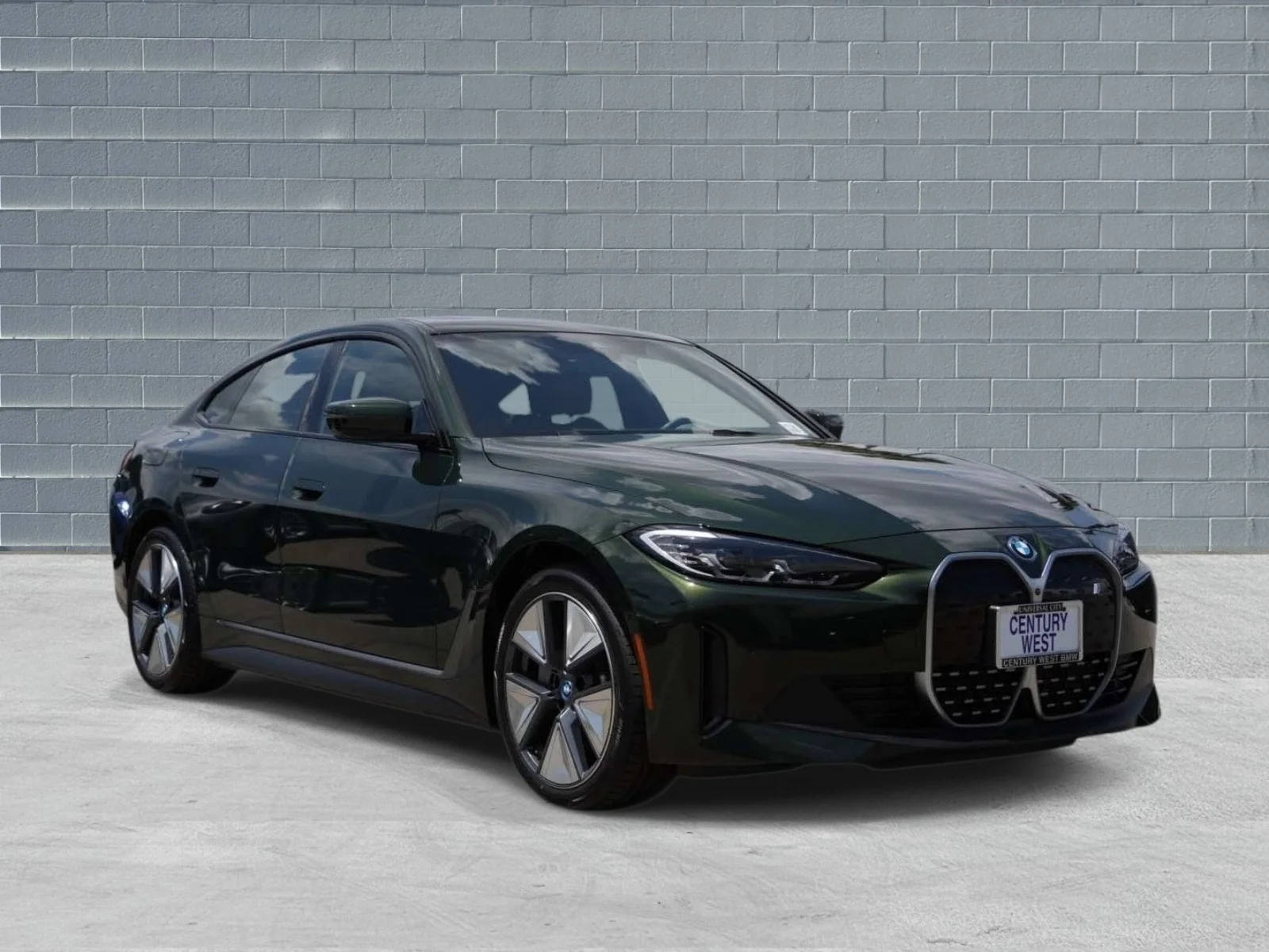 2023 BMW i4 eDrive35's photo