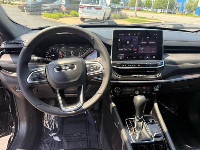Certified Used 2023 Diamond Black Jeep Latitude image 10
