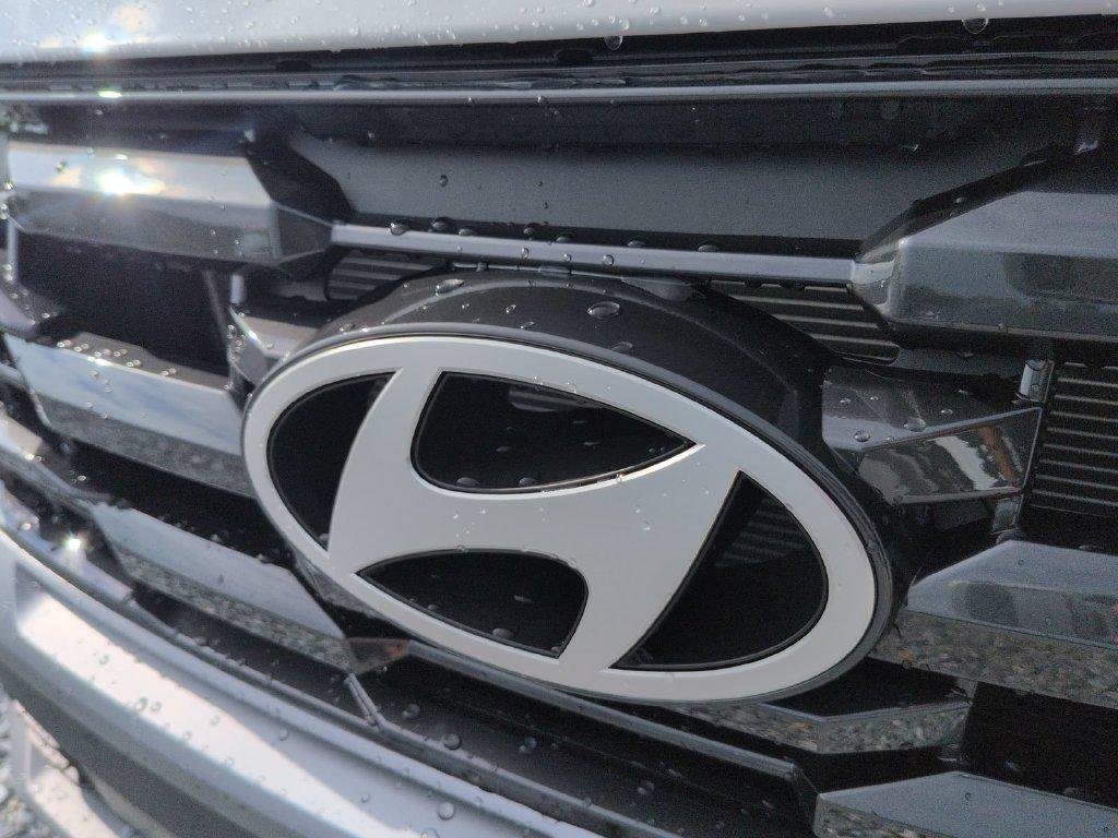 New 2026 White Hyundai SEL Plus FWD image 15