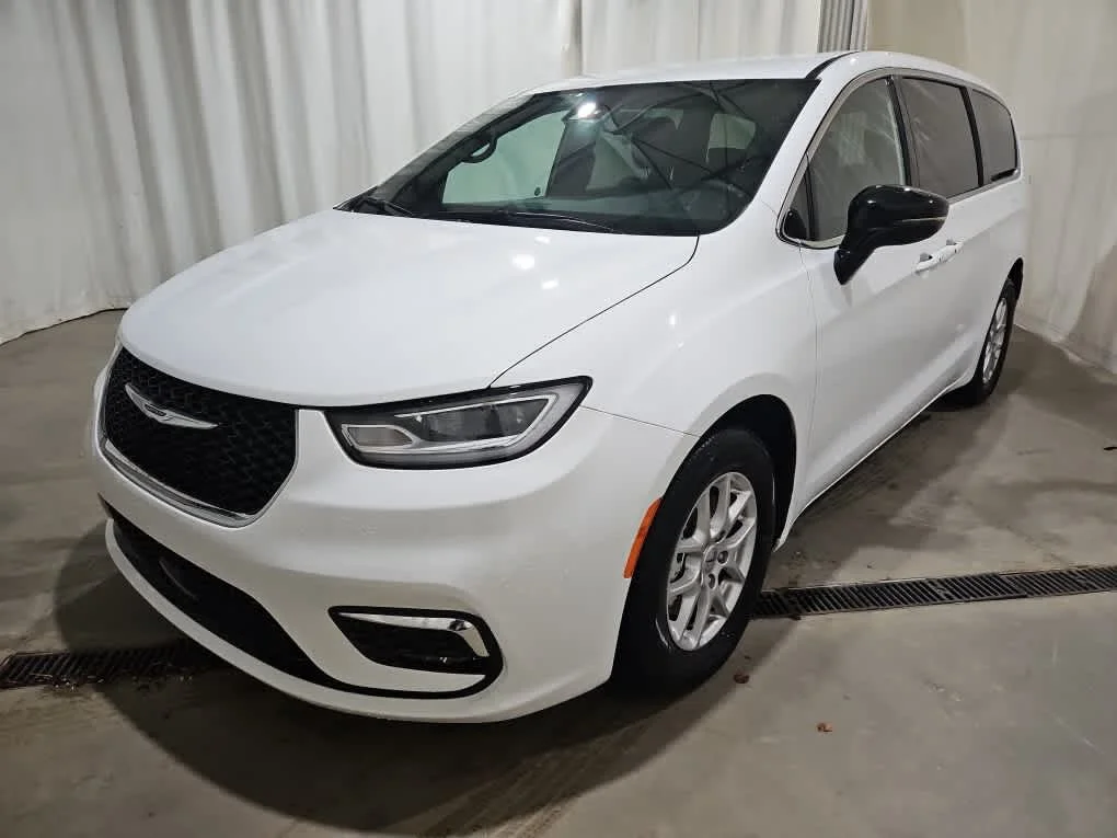 2025 Chrysler Pacifica