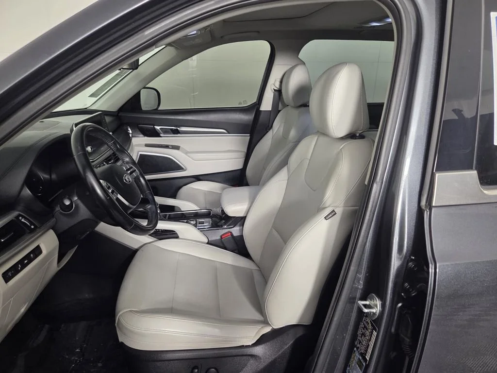 Used 2021 Gravity Grey Kia S image 9