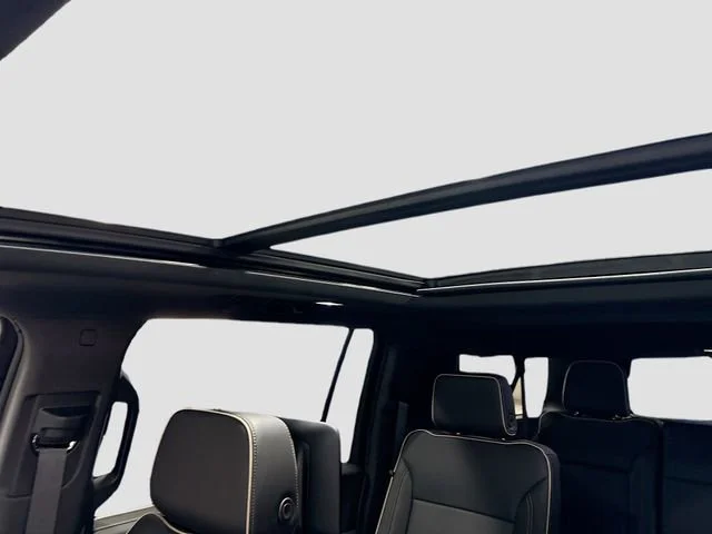 2025 Chevrolet Suburban Premier - Photo 26