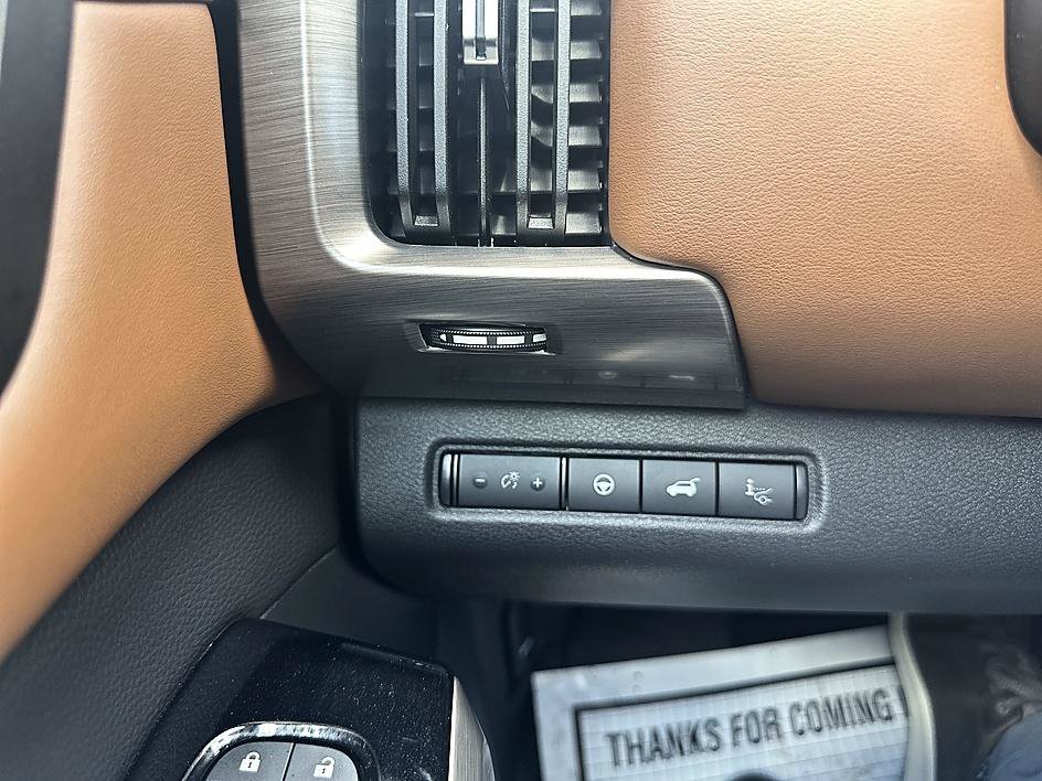 Certified Used 2024 Pearl White Tricoat Nissan Platinum image 26