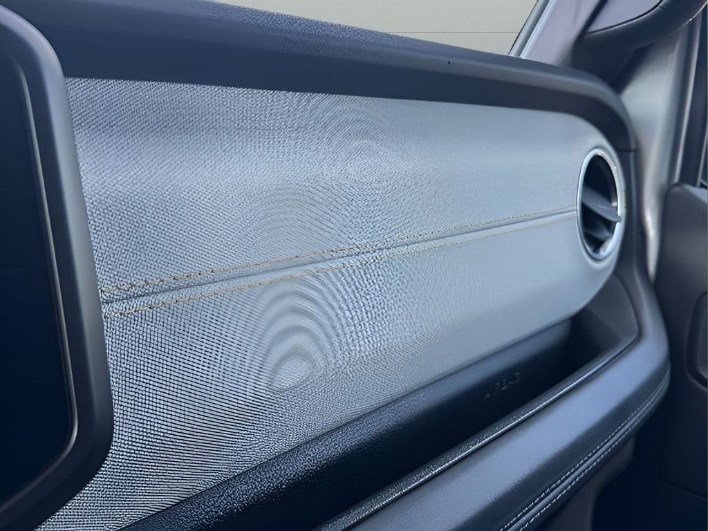 Used 2024 Silver Zynith Clearcoat Jeep Sahara image 21