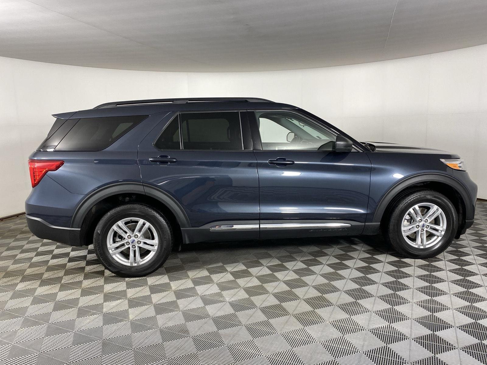 Used 2023 Stone Blue Ford XLT image 11