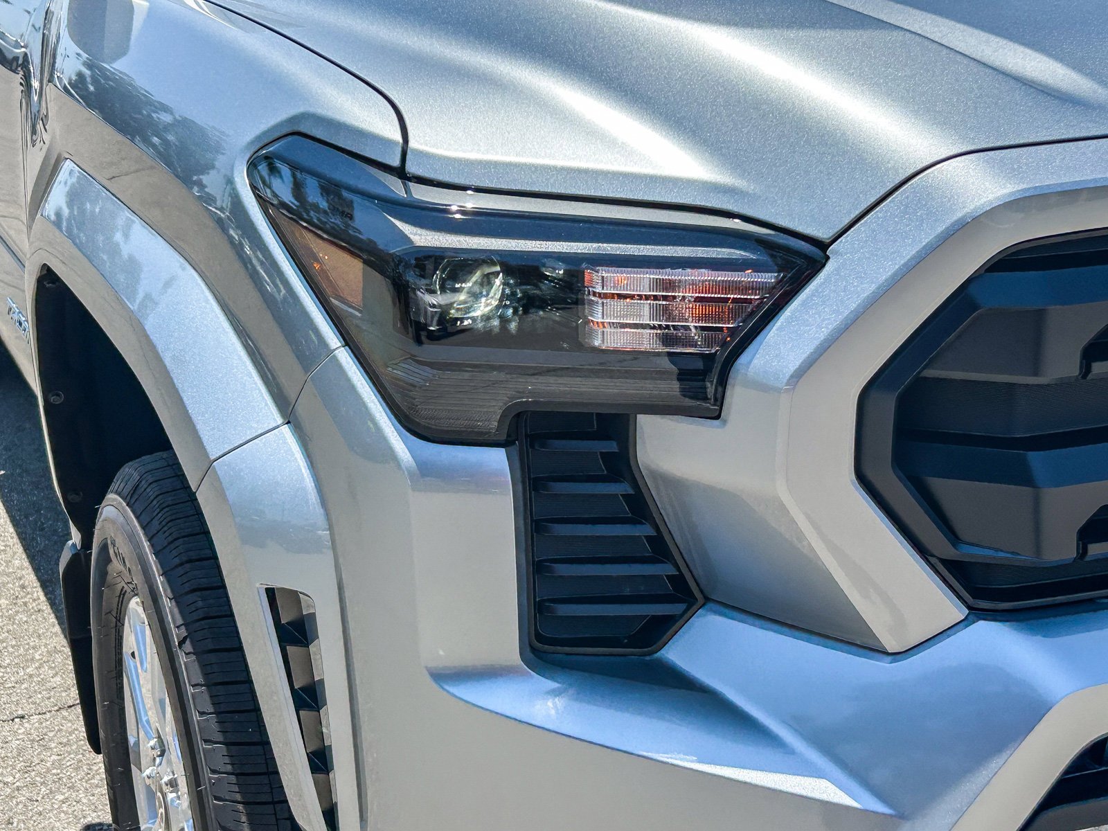 New 2026 Celestial Silver Metallic Toyota SR5 image 4