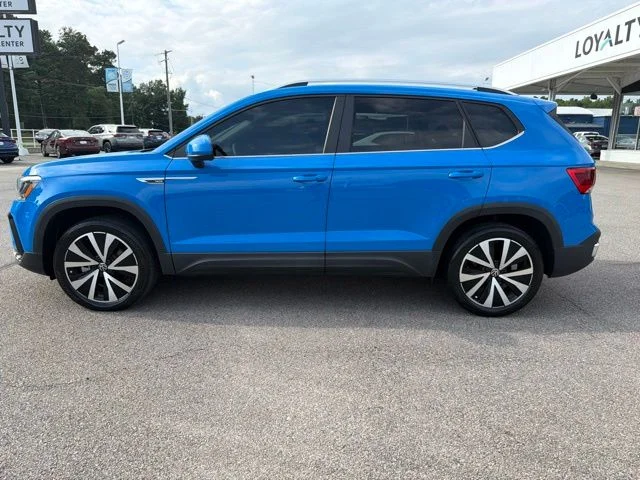 Used 2023 Blue Volkswagen 1.5T SE image 2