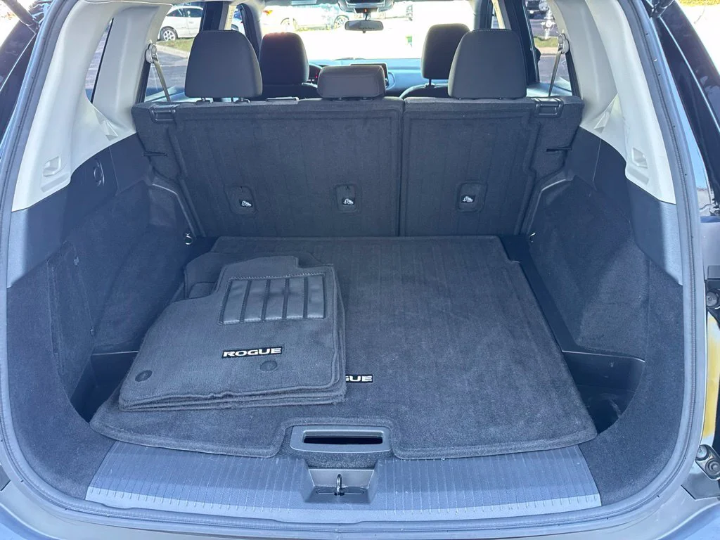 Used 2021 Black Nissan SV image 27