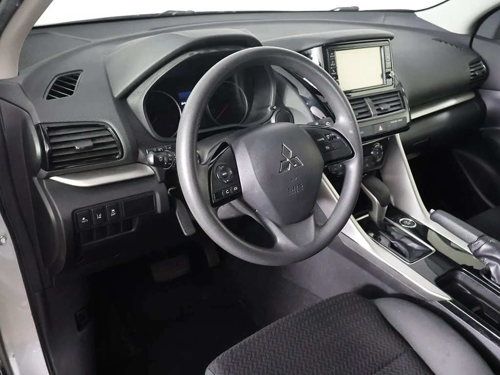 Used 2024 Silver Mitsubishi ES image 23