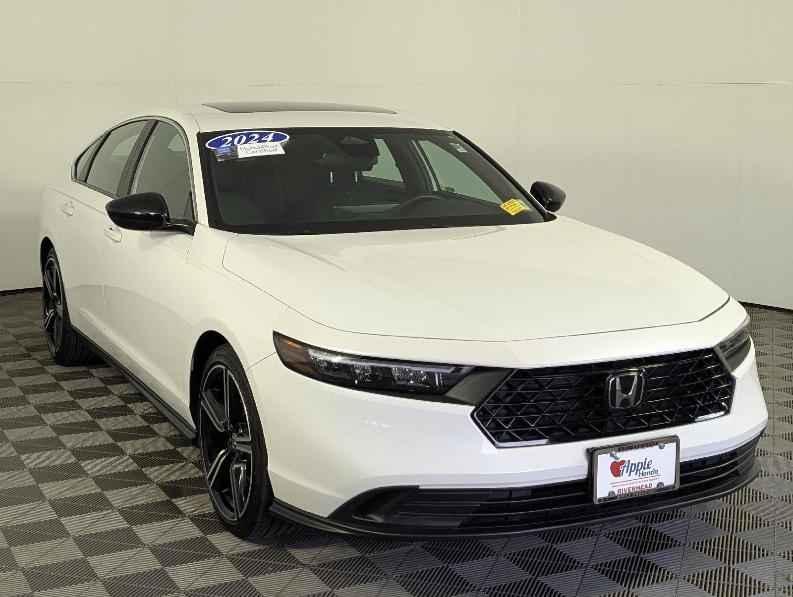 Used 2024 Platinum White Pearl Honda Sport image 1