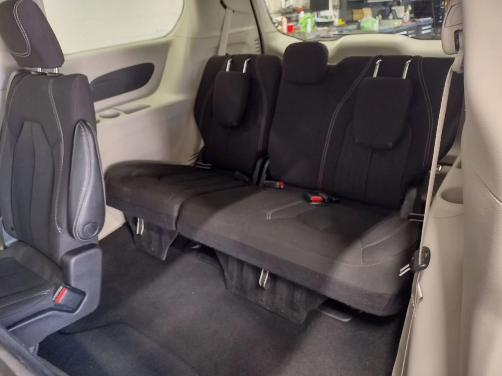 Used 2023 White Chrysler LX image 25