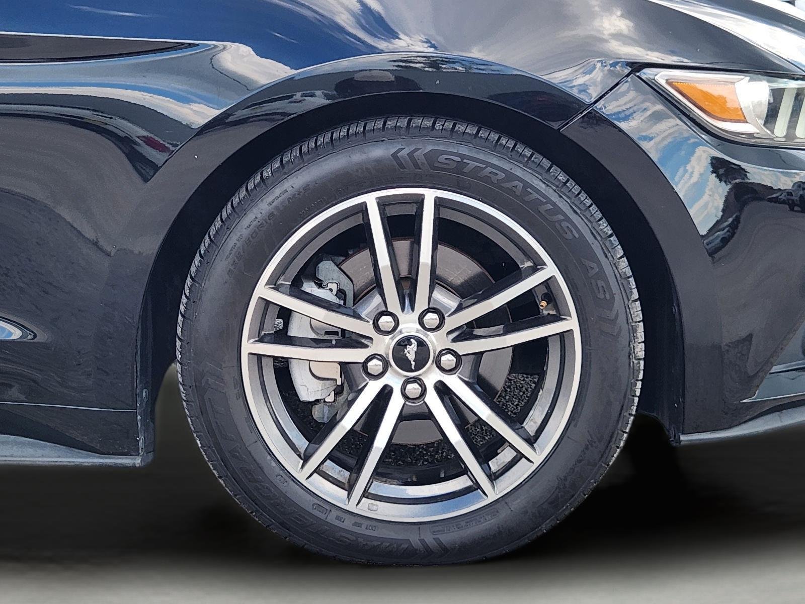 2017 Ford Mustang photo 10 of 33