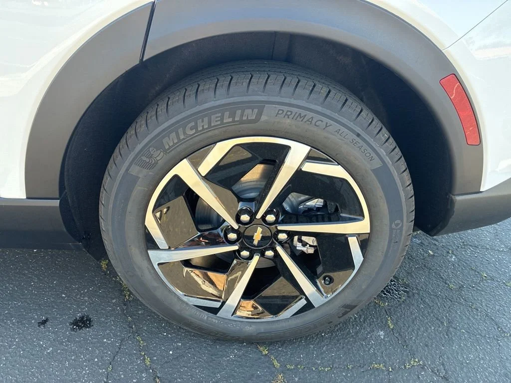 New 2026 Summit White Chevrolet LT image 9
