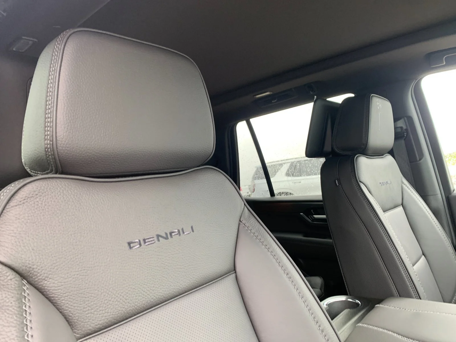2026 GMC Yukon Denali - Photo 19