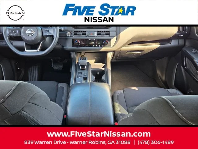 Used 2024 Silver Nissan S image 8