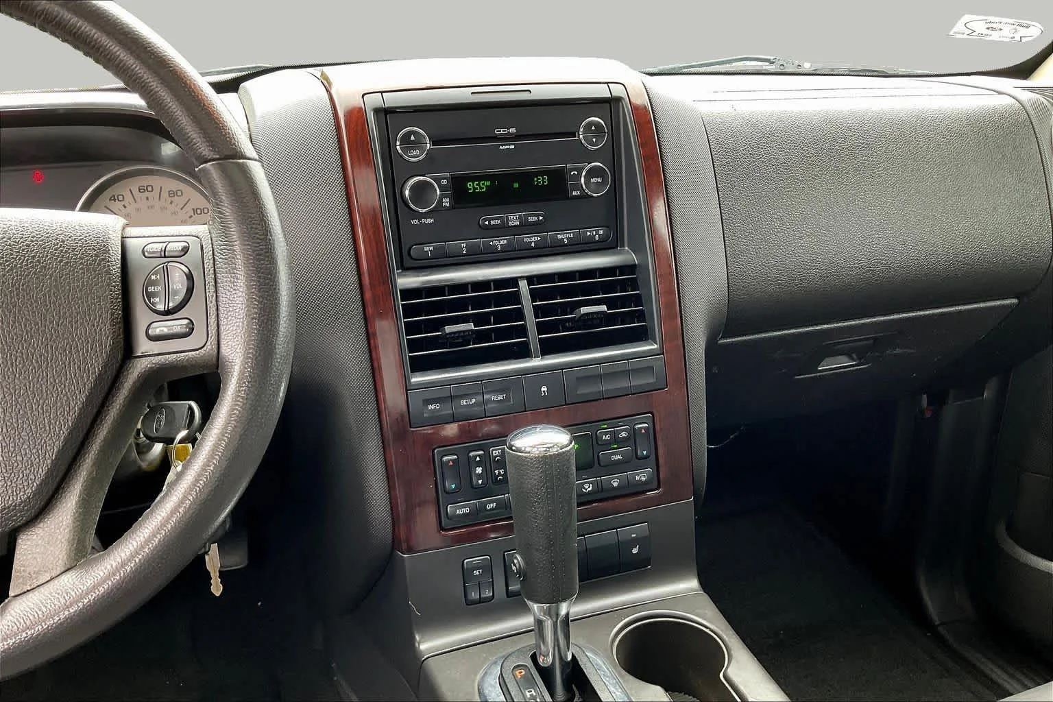 Used 2009 Black Ford Limited image 6