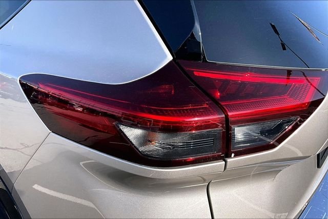 Used 2024 Gold Nissan Platinum image 26