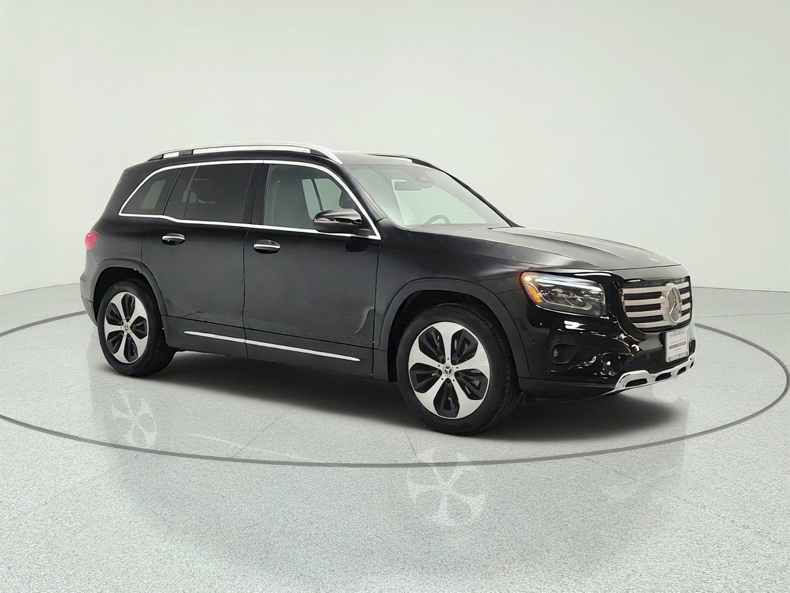 Used 2024 Night Black Mercedes-Benz GLB 250 SUV image 3