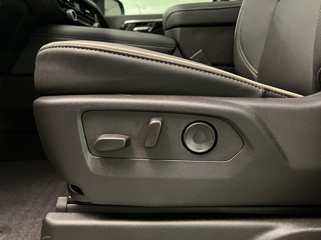 2026 Chevrolet Suburban Premier - Photo 12