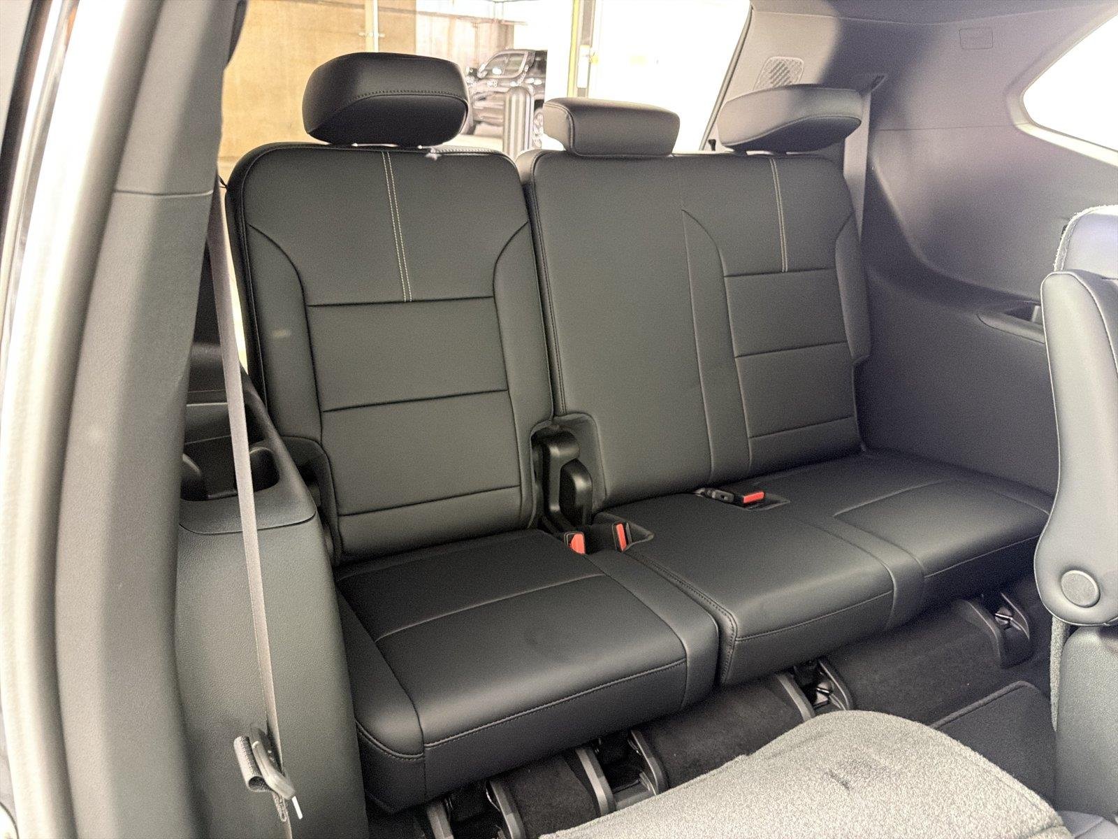 2026 GMC Acadia Elevation - Photo 13