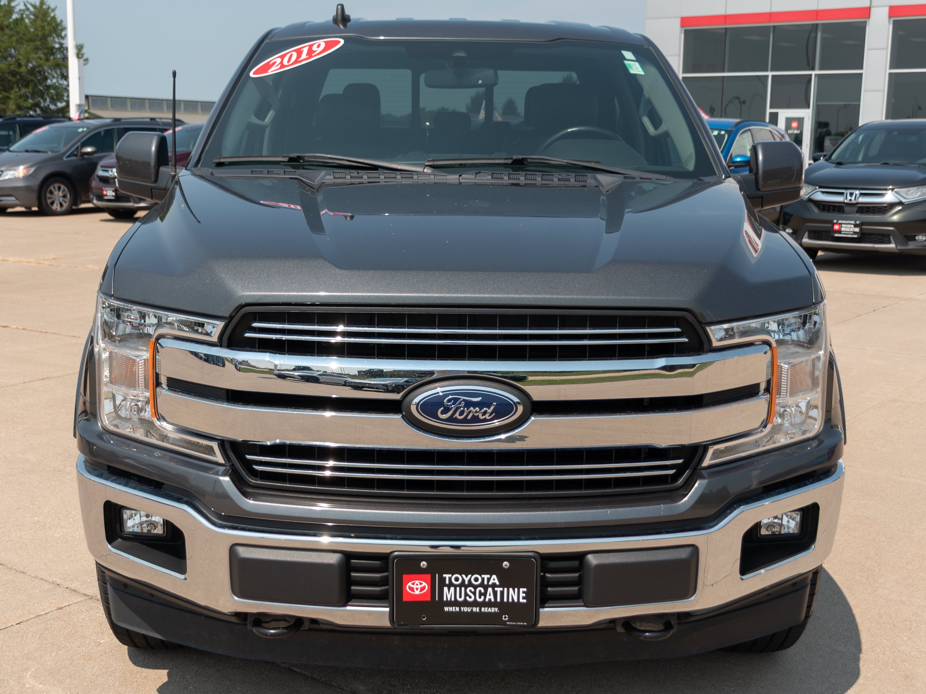 Used 2019 Gray Ford Lariat 4X4 image 4