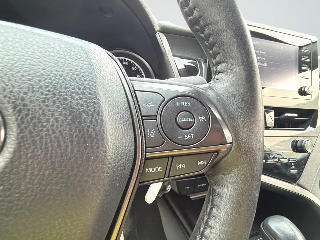 Used 2024 White Toyota  image 16
