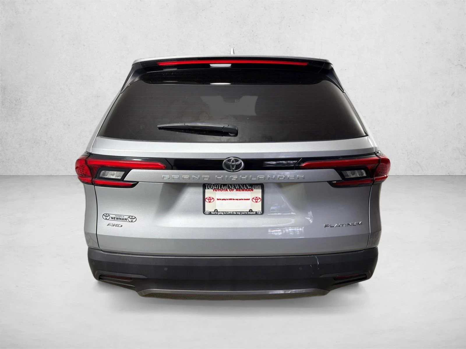 Used 2024 Silver Toyota XLE image 5