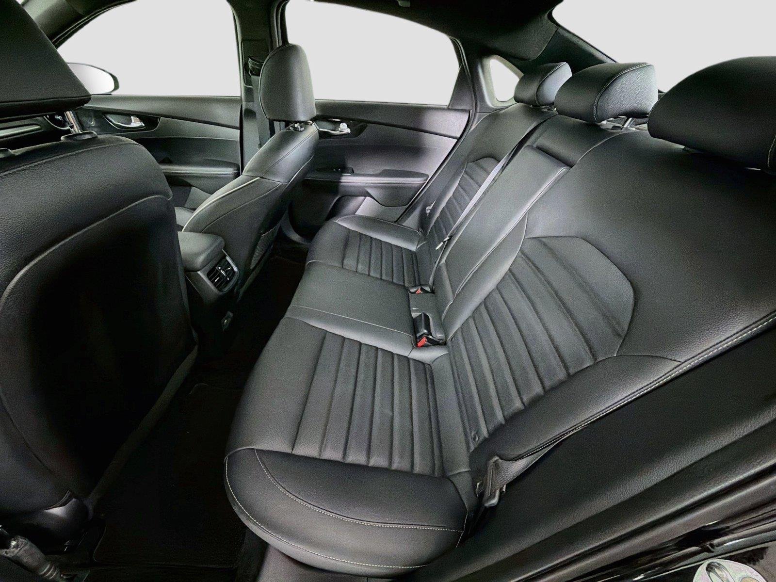 Used 2022 Aurora Black Kia GT-Line image 25