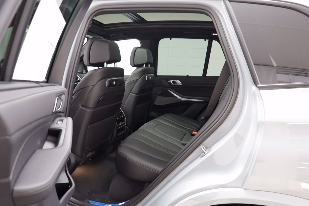 2026 BMW X5 M60i - Photo 15