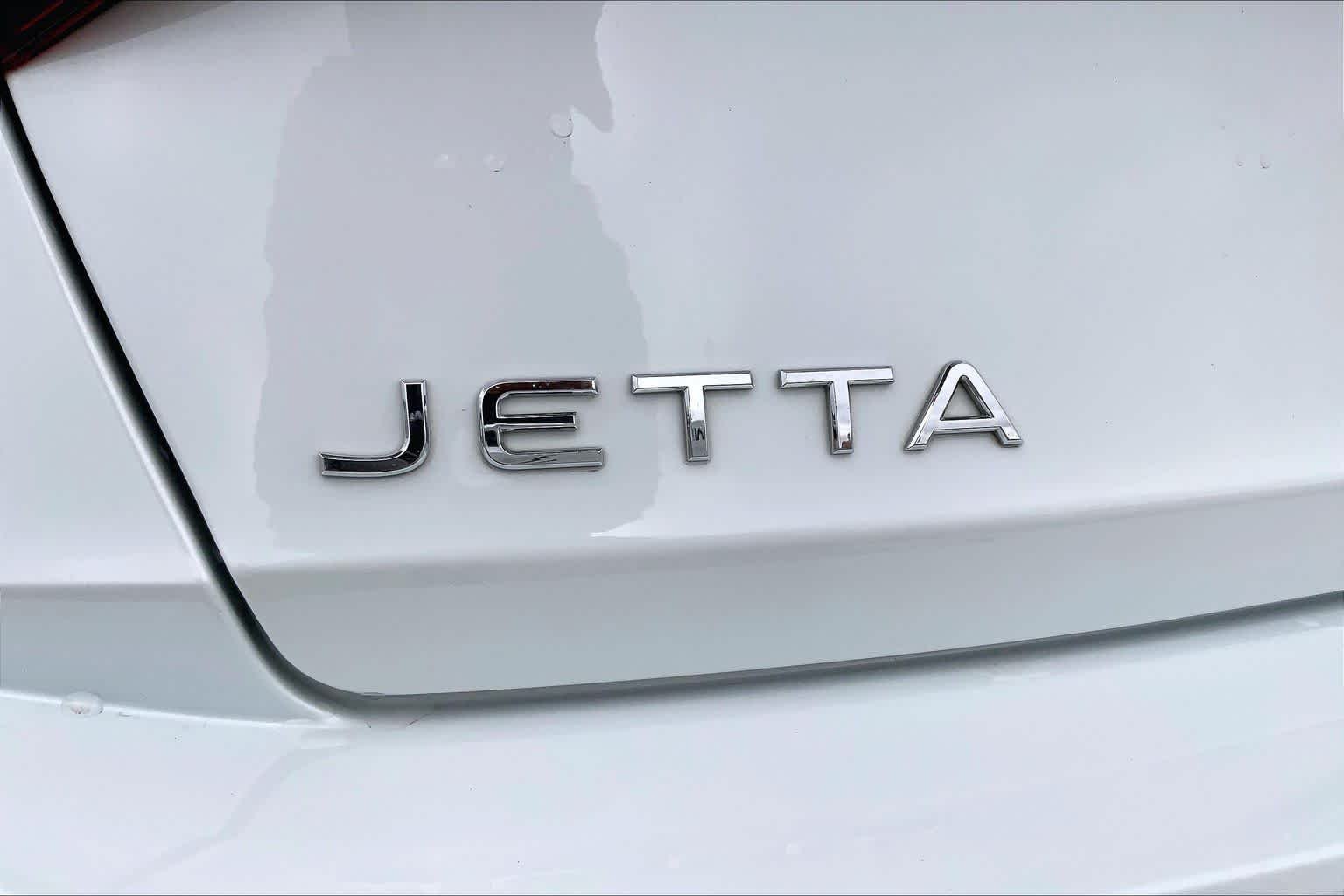 Used 2024 OPAL WHITE PEARL EFFECT Volkswagen SEL image 31