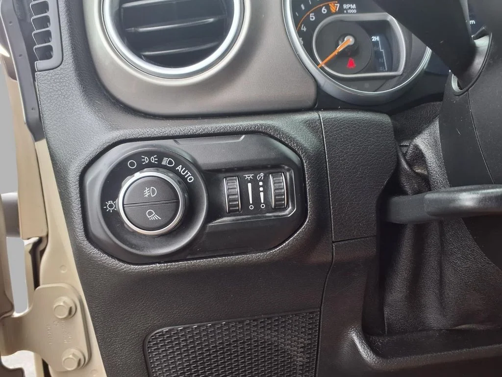 Certified Used 2020 Beige Jeep Overland image 13