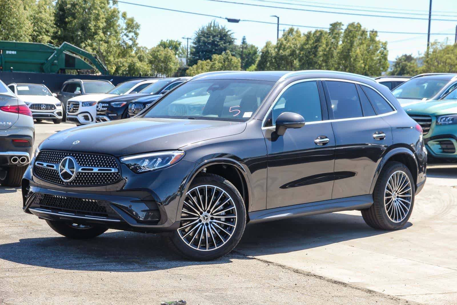 2026 Mercedes-Benz GLC GLC 300's photo