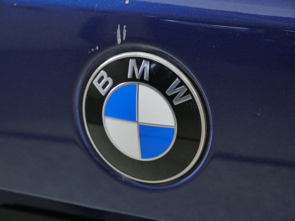 Used 2021 Phytonic Blue Metallic BMW xDrive40i image 12