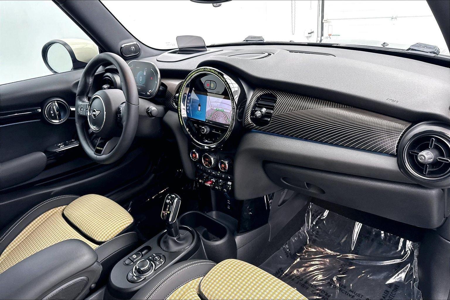 2024 MINI Hardtop 2 Door S - Photo 21