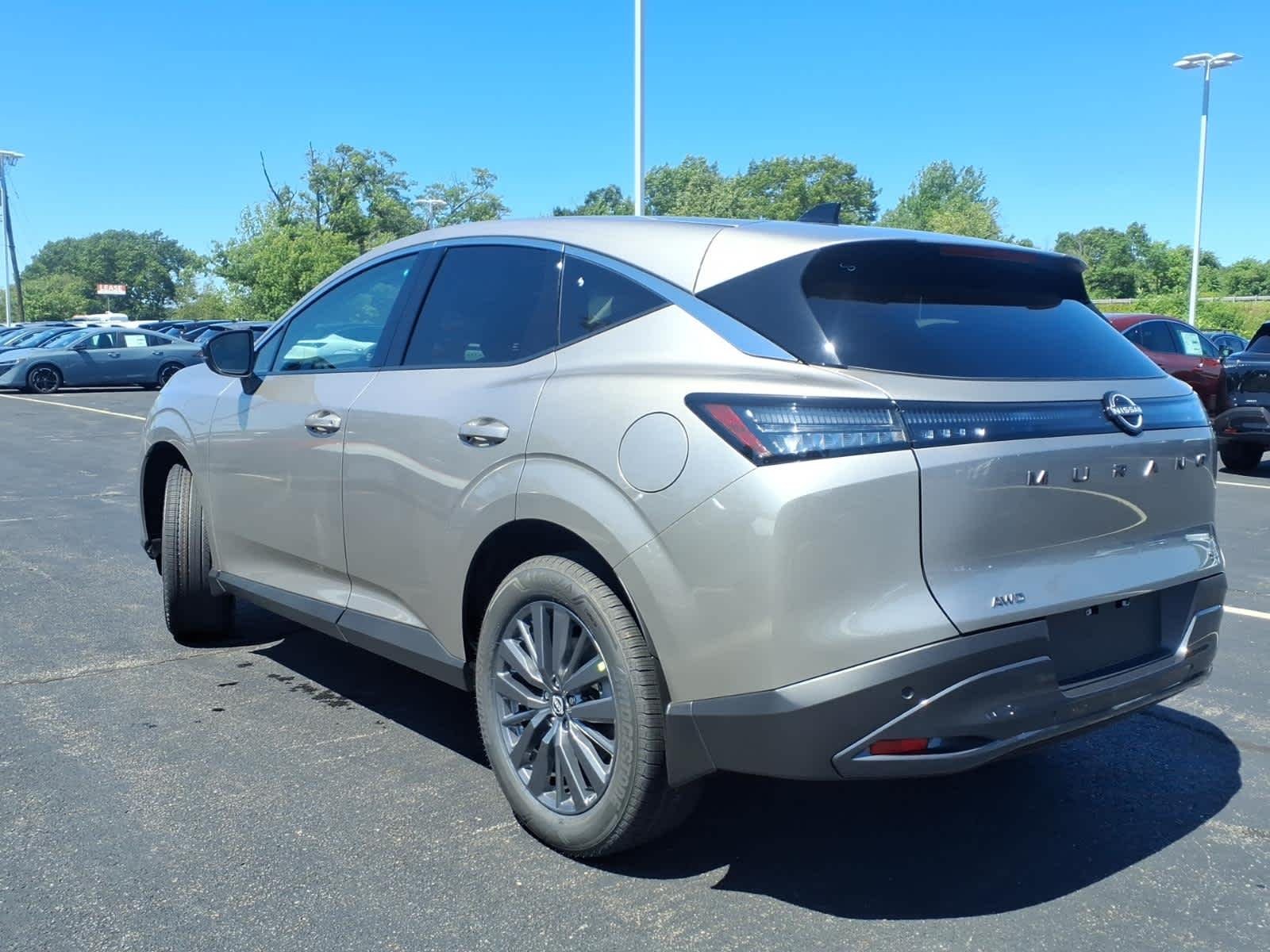 New 2026 Champagne Silver Metallic Nissan SL image 3